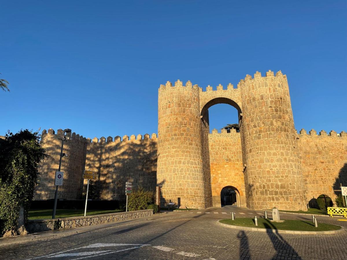 Arco San Vicente Hotel Ávila